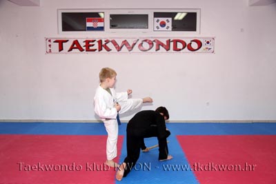 taekwondo kwon samoobrana19